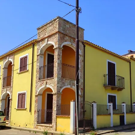 Casa Lantanarossa *