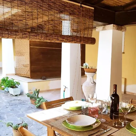 Casa Lantanarossa